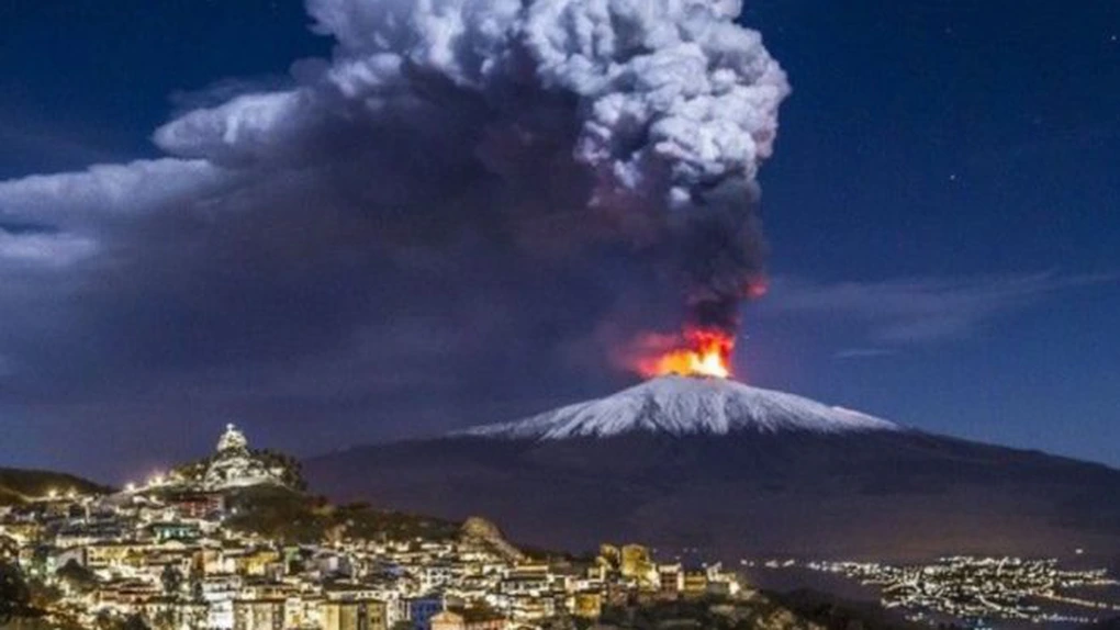 Alarmă în toată Europa - A erupt vulcanul Etna. Nivel maxim de alertă pentru traficul aerian
