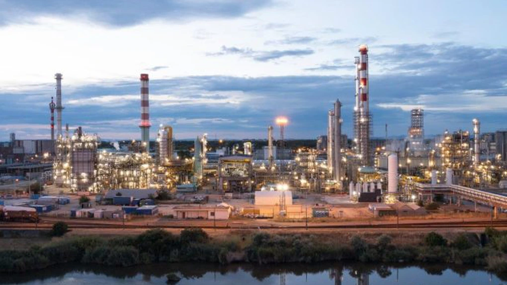 Fabrica MOL Petrochemicals din Tiszaújváros a finalizat cu succes testul de producere a polietilenei și polipropilenei din deșeuri de plastic