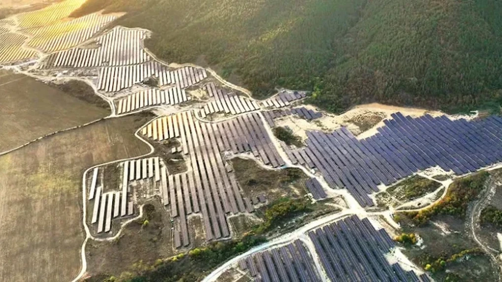 După baterii, bulgarii ne iau fața și la fotovoltaice: Un nou parc mare, mai mare decât orice parc fotovoltaic din România, a fost pus în operare