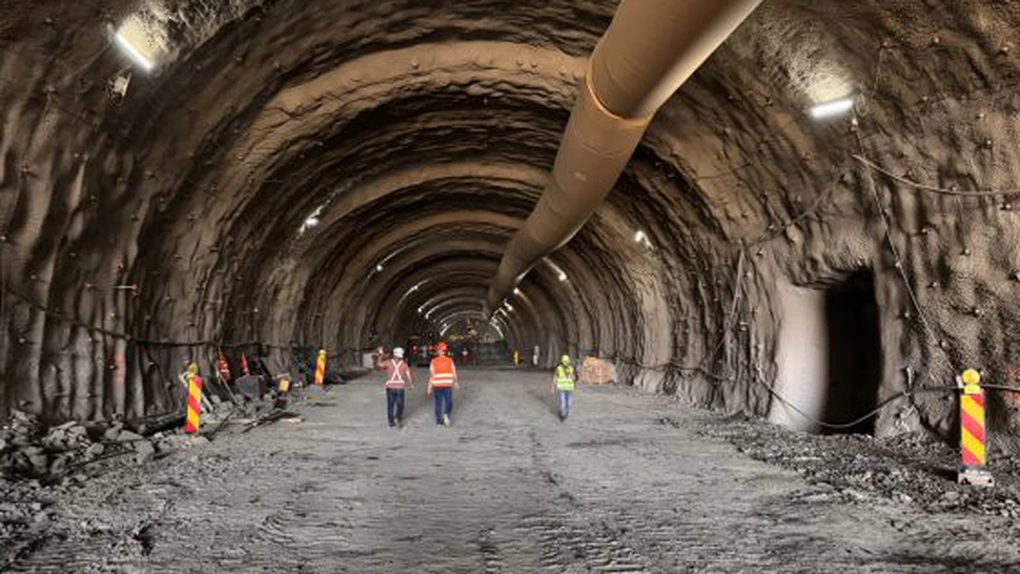 FOTO – VIDEO Autostrada A1 Lugoj – Deva: Al doilea „tunel pentru urși” va fi străpuns toamna aceasta