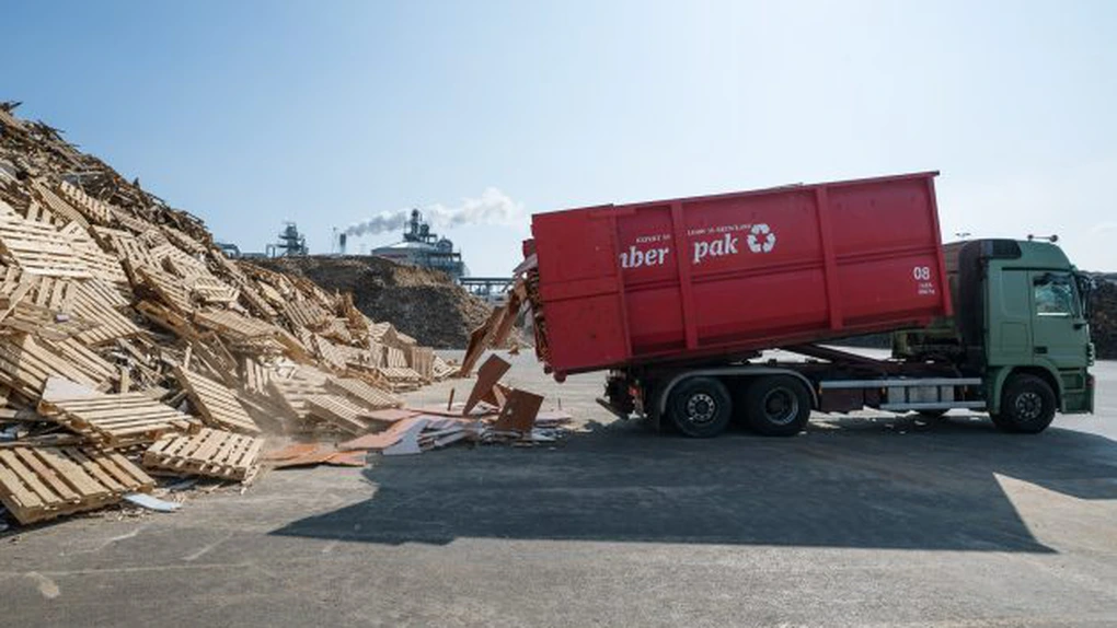 EGGER Romania a atins pragul de 1 milion de tone de deșeuri de lemn colectate prin rețeaua proprie de reciclare