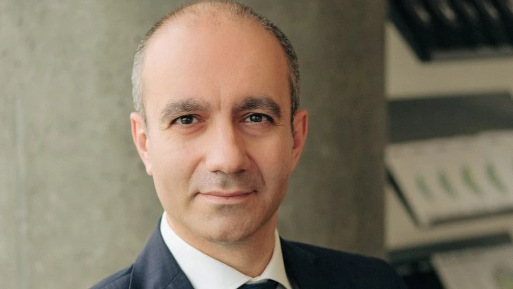 Confruntate cu deficitul global de personal calificat, departamentele financiare folosesc din ce în ce mai mult noile tehnologii, inclusiv AI, și caută candidați în surse noi - studiu Deloitte