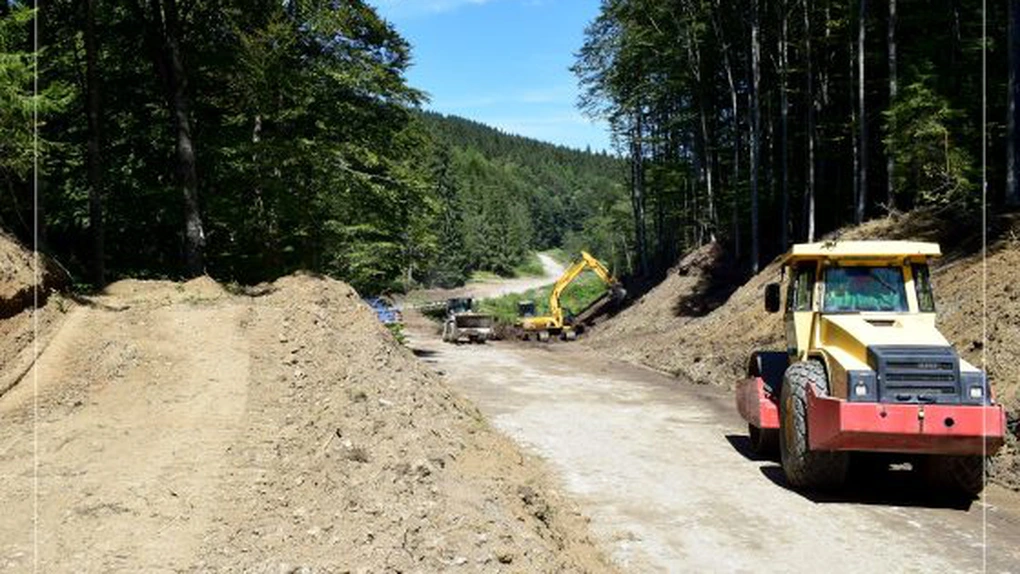 Alternativa la DN1 Valea Prahovei: Construcții Erbașu ar putea finaliza lucrările la drumul județean Valea Doftanei – Săcele în 2027 sau 2028, în funcție de finanțarea alocată