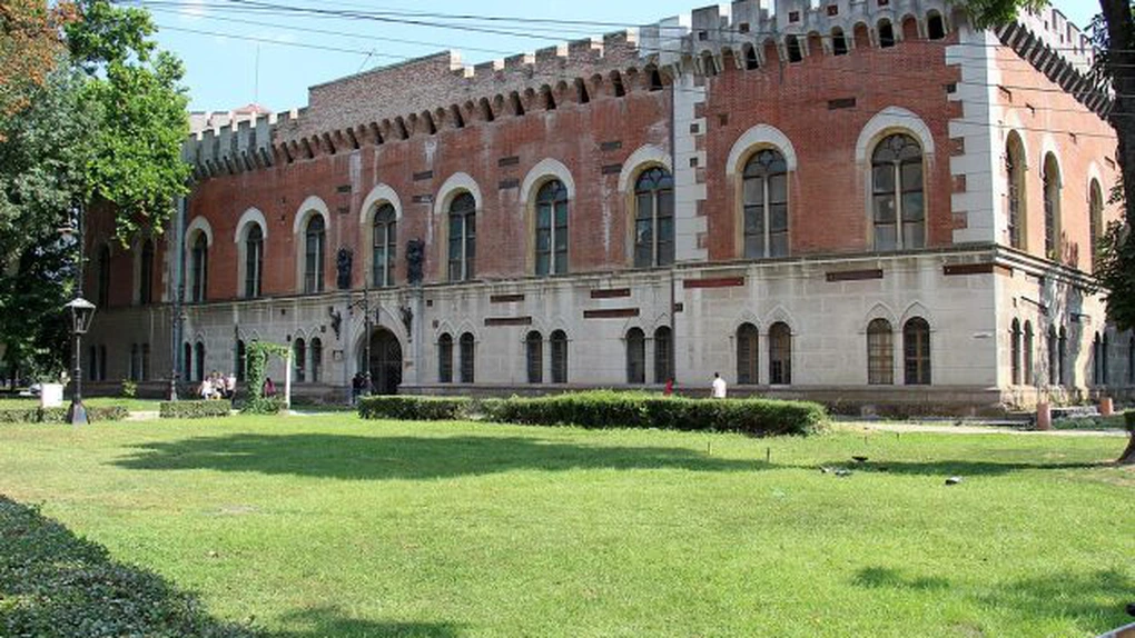 Castelul Huniade din Timişoara, care este închis publicului de 18 ani, ar putea fi complet reabilitat în 2028. Clădirea ar putea primi parțial vizitatori din 2027