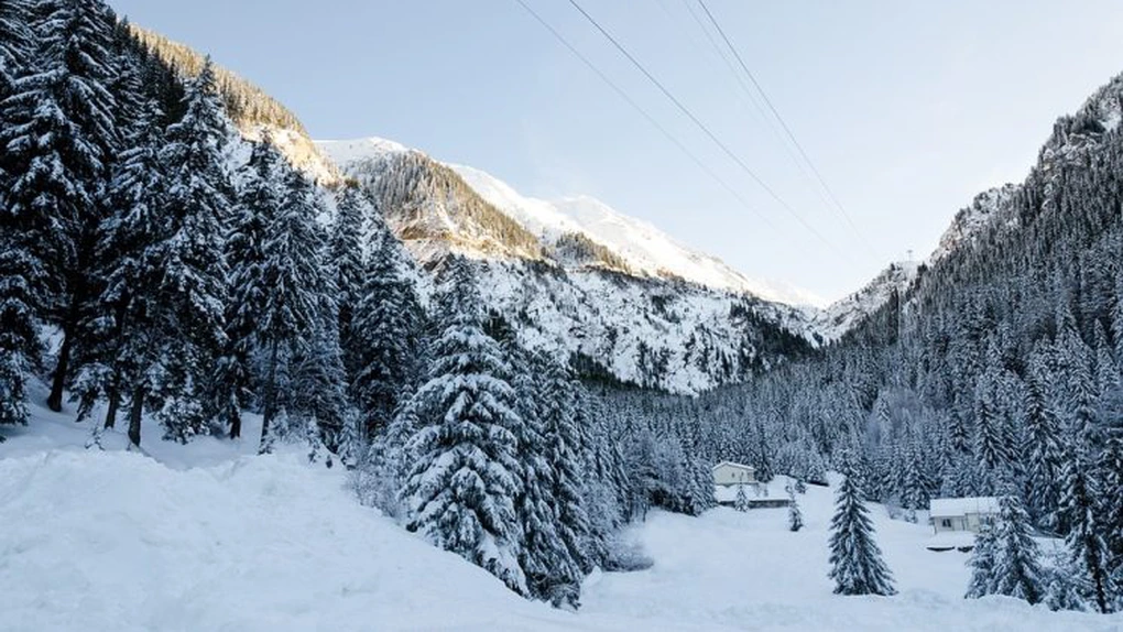 ANM avertizează că există un risc moderat de avalanșe în Carpații Meridionali la peste 1.800 de metri în perioada 25 – 27 decembrie