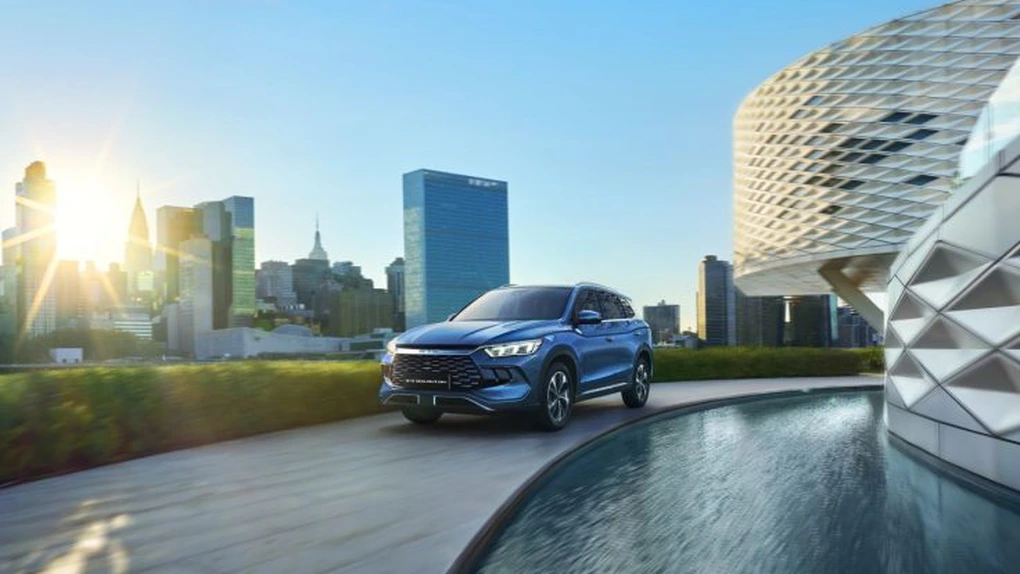 Vânzările de vehicule propulsate cu forme noi de energie de pe piața chineză au depășit pentru prima dată în iulie 60% din totalul livrărilor de mașini noi