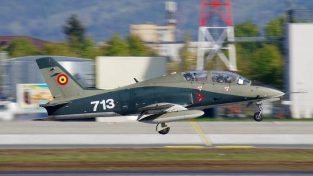 Au zburat în sfârșit, după ani de întârziere, primele avioane IAR-99 Șoim modernizate la Craiova