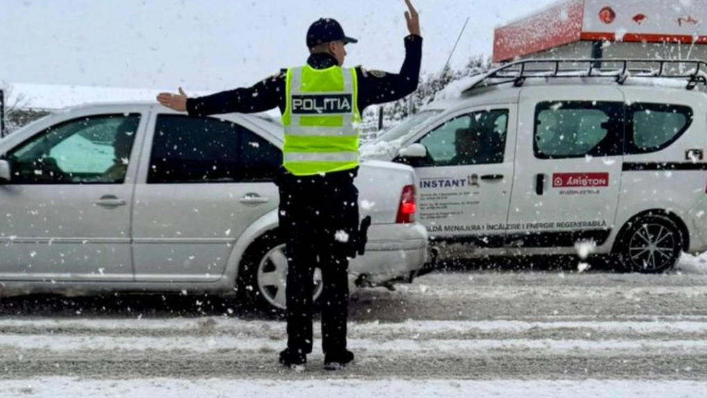 Blocaj pe Valea Prahovei. Coloane de maşini pe mai mulţi kilometri pe DN 1, în zona staţiunilor montane