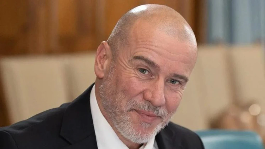 Ministrul Culturii retrage proiectul care norma munca artiștilor, în urma protestelor acestora. 