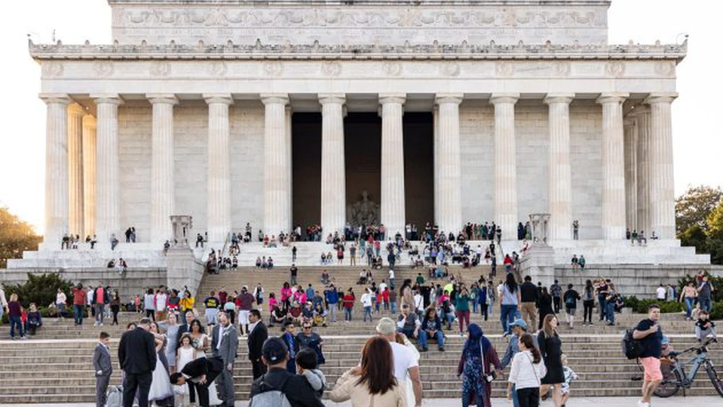 SUA anunță că e improbabil ca regulile mai stricte de călătorie pentru turiștii din peste 40 de țări să intre în vigoare înainte de jumătatea anului