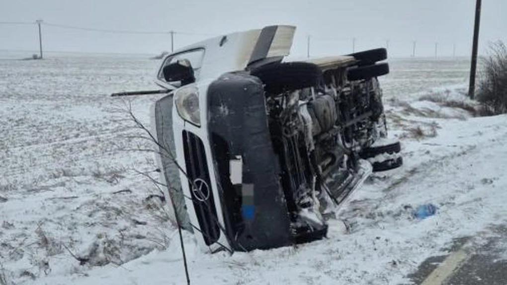 Un microbuz cu 16 oameni s-a răsturnat pe drumul București-Giurgiu. A fost activat planul roșu de intervenție