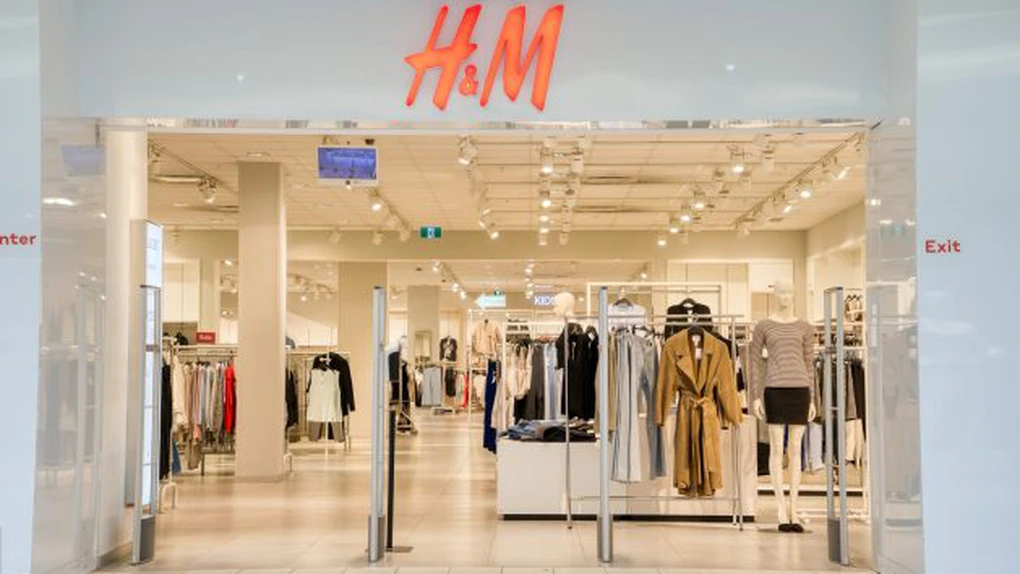 H&M introduce plata în rate, în urma unui parteneriat cu banca digitală Klarna