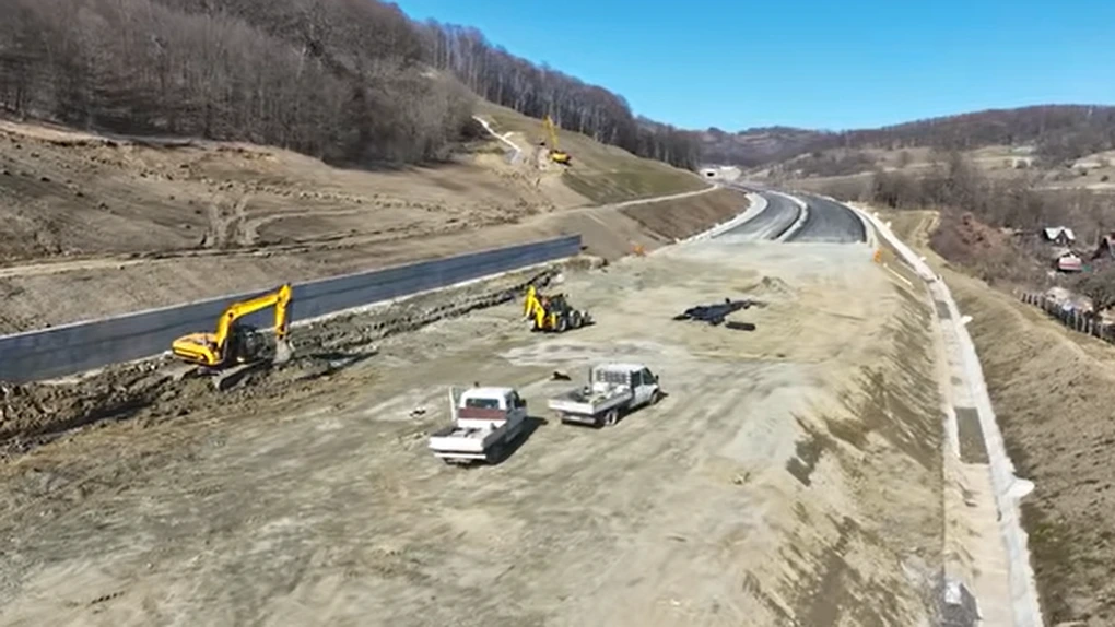 VIDEO Autostrada A1 Sibiu - Pitești: Cum mai arată lotul de aproape 10 kilometri care ar putea fi dat în trafic la vară