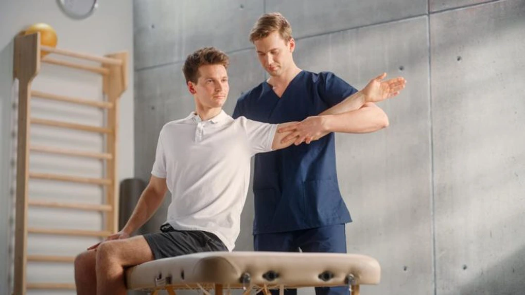 Ce este kinetoterapia și când este indicată? Ghid complet pentru pacienți