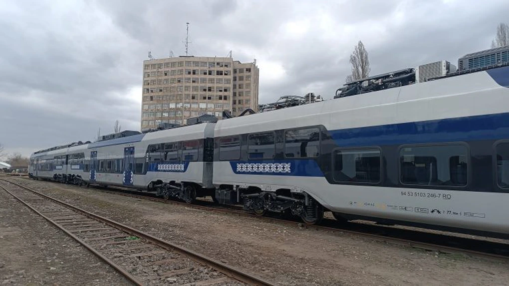FOTO Trei trenuri regionale PESA, recepționate preliminar joi