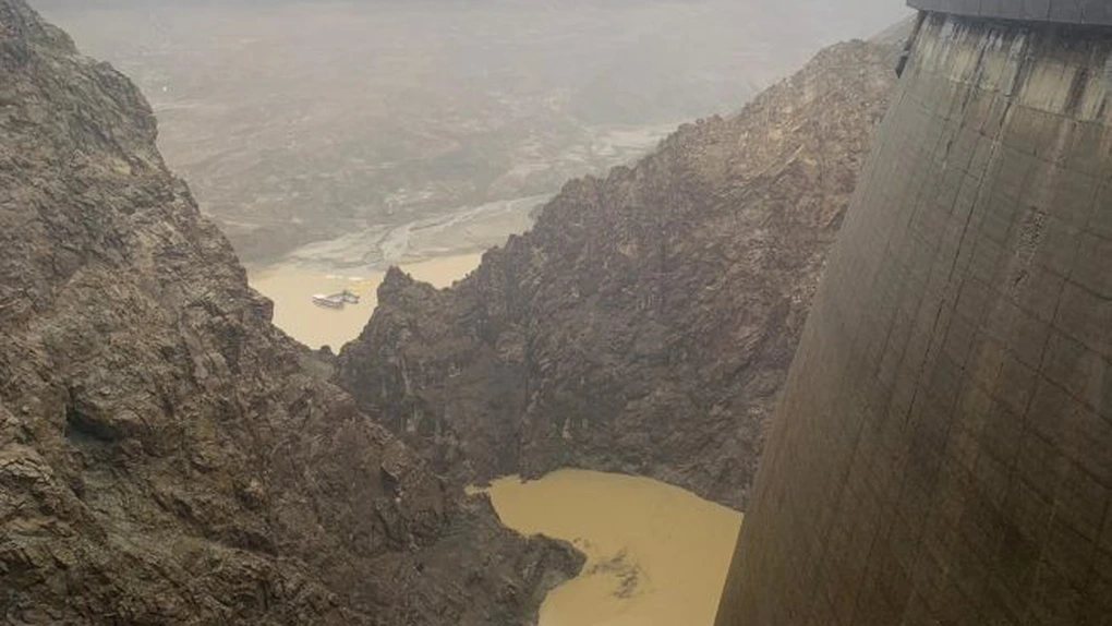 Începe reumplerea cu apă a lacului Vidraru, producția de energie ar putea fi reluată în toamnă VIDEO, FOTO