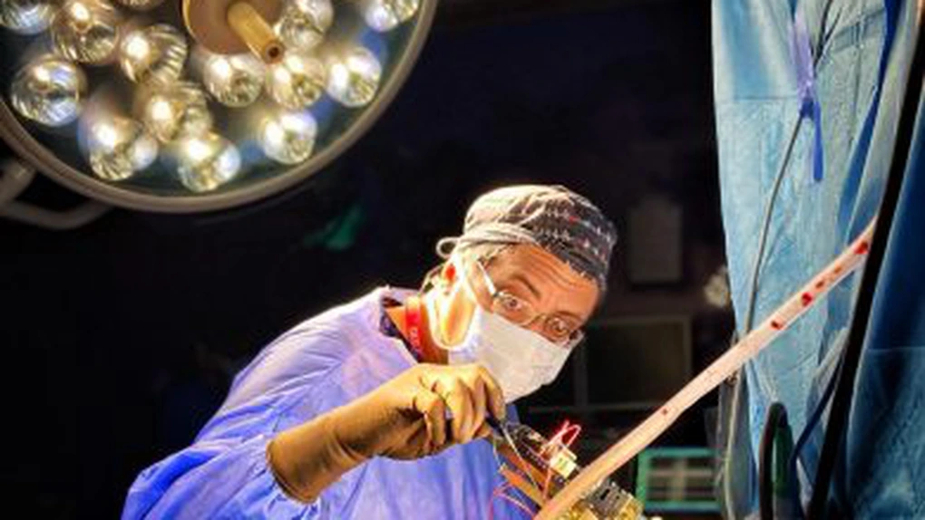 Neurochirurgia de înaltă performanță crește în regiune: peste 800 de intervenții DBS pentru Parkinson într-un singur centru
