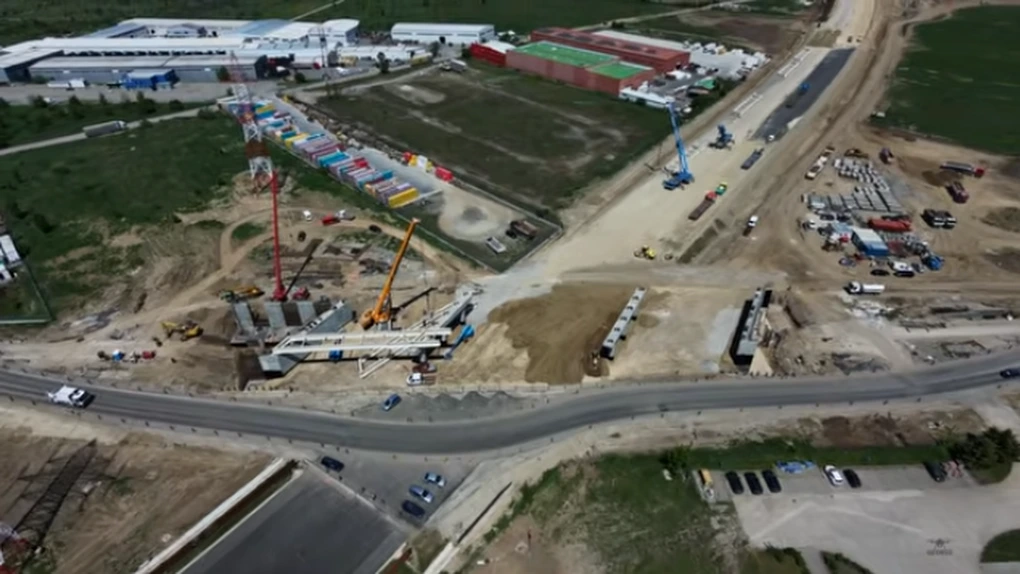 VIDEO Autostrada Bucureștiului A0: A început montarea tablierului metalic la pasajul DN3 de pe lotul chinezilor