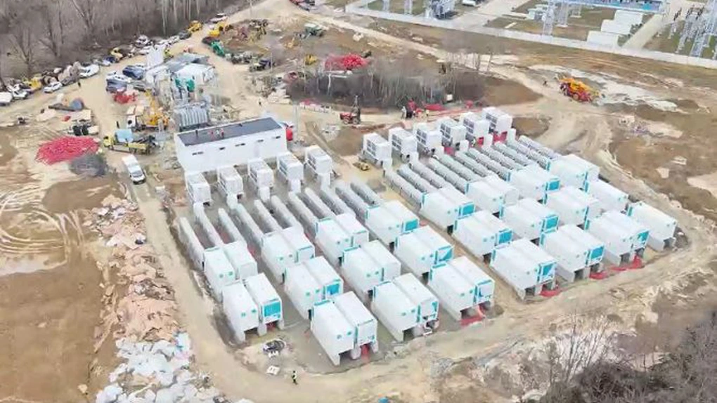 VIDEO Baterie mare de stocare a energiei de 200 MWh, cea mai mare din Banat, finalizată după 9 luni de românii de la Simtel