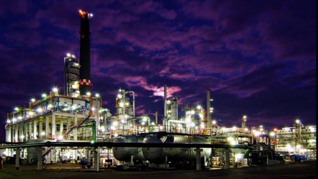 Cea mai mare rafinărie din România, Petromidia, merge la capacitate maximă - Anunţ de la Guvern