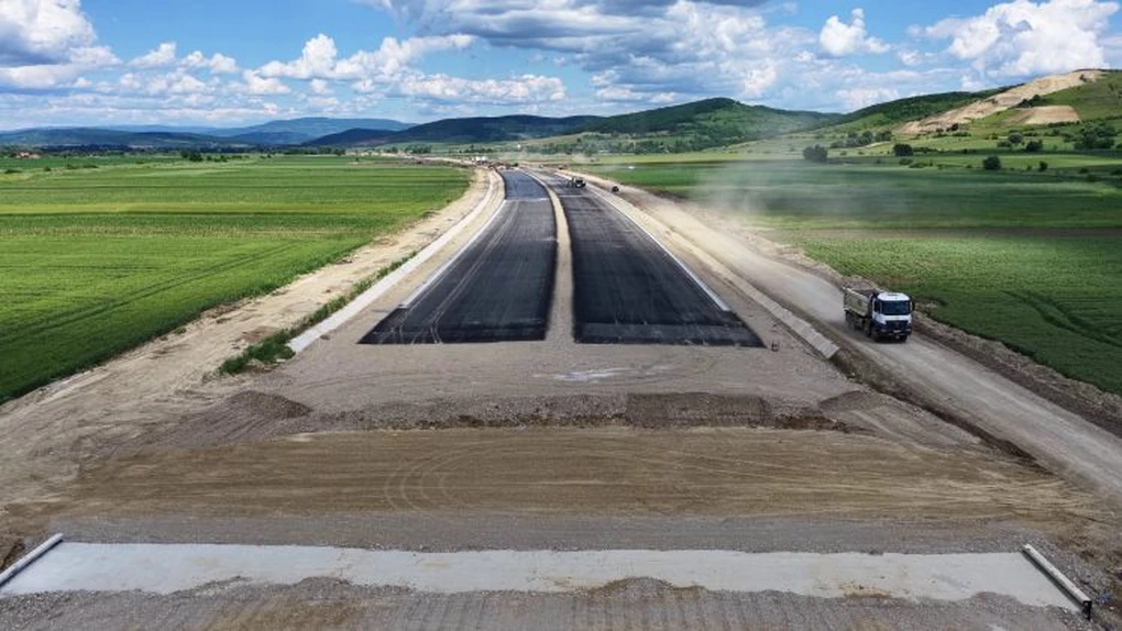 FOTO Autostrada Unirii. Când vom circula pe primii kilometri din A8 Tg Mureș - Iași - Ungheni