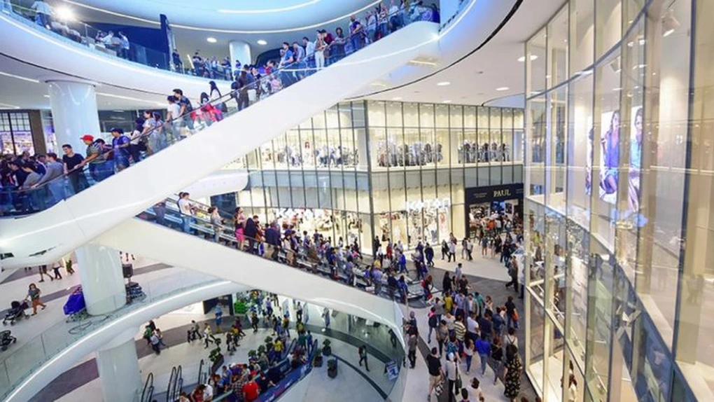 Așa ceva nu s-a mai întâmplat: magazinul pe care bucureștenii l-au vrut înapoi se redeschide oficial în Mega Mall