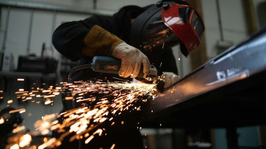 Fabrici şi linii de producție noi: program de ajutor de stat cu peste 5,3 miliarde de lei pentru industrie, aprobat de Guvern