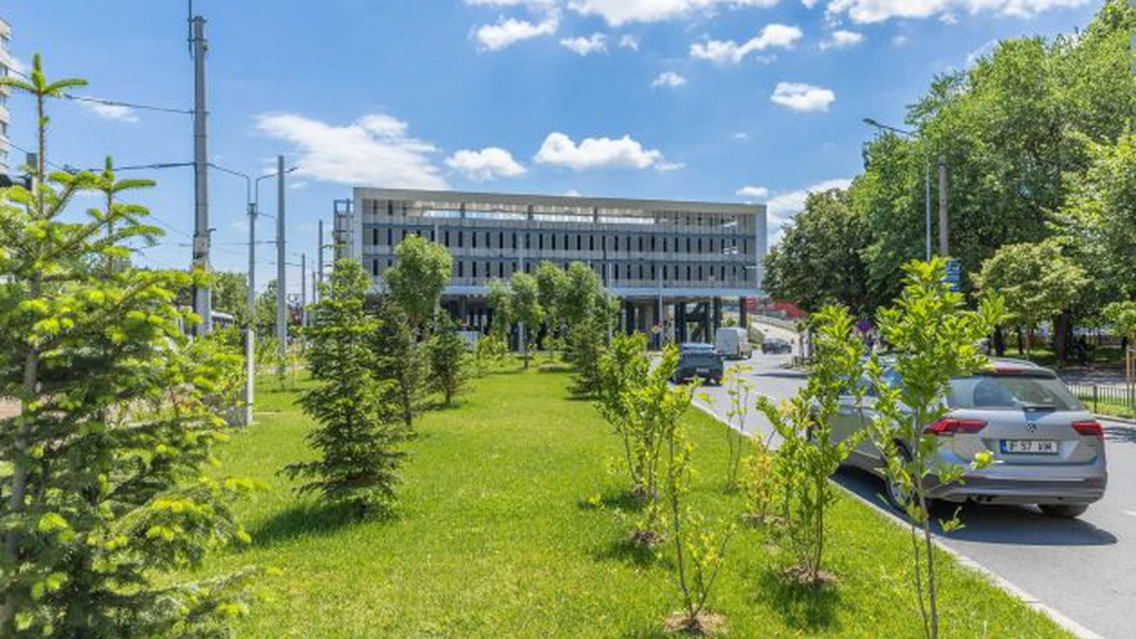 FOTO Primăria București anunță că dă în folosință două mari parcări cu plată. Vezi unde