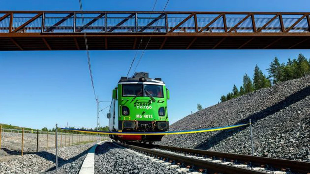 FOTO Locomotivă fabricată în România a inaugurat cea mai nouă linie feroviară din Suedia