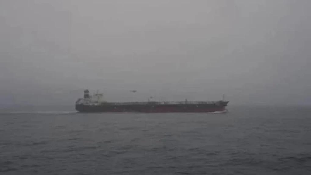VIDEO Flota fantomă rusească - Un nou petrolier a fost capturat în Atlantic de Franţa