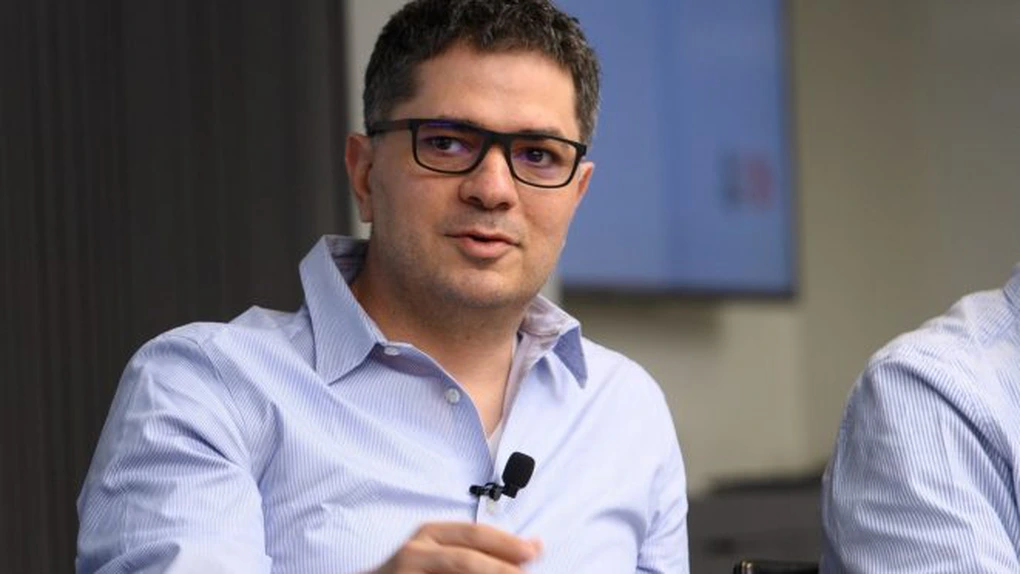 CEO-ul FlowX.AI, care lucrează cu Banca Transilvania și BNP Paribas: Directorii din bănci folosesc deja zilnic ChatGPT. Acum vor AI pentru întreaga organizație. Băncile viitorului nu vor avea AI, ci vor fi AI