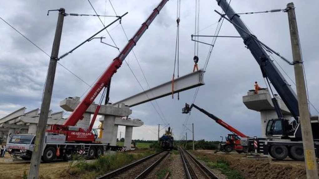 Autostrada Moldovei A7: CFR Infrastructură Iași scoate de sub tensiune niște linii pentru lucrările lui Umbrărescu la un pasaj
