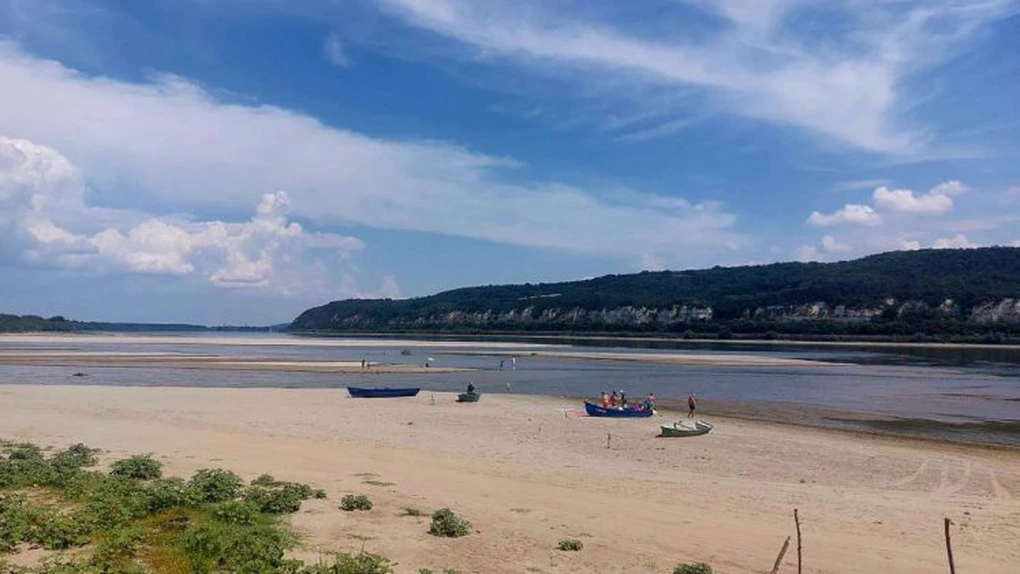 Olt: Portul turistic şi cel comercial din Corabia, blocate din cauza nivelului scăzut al Dunării