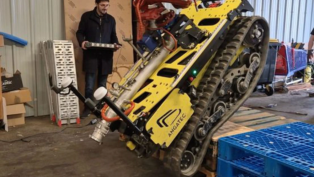 VIDEO. O companie din București a lansat un vehicul robot care poate să doboare drone, să stingă incendii și să lucreze în agricultură