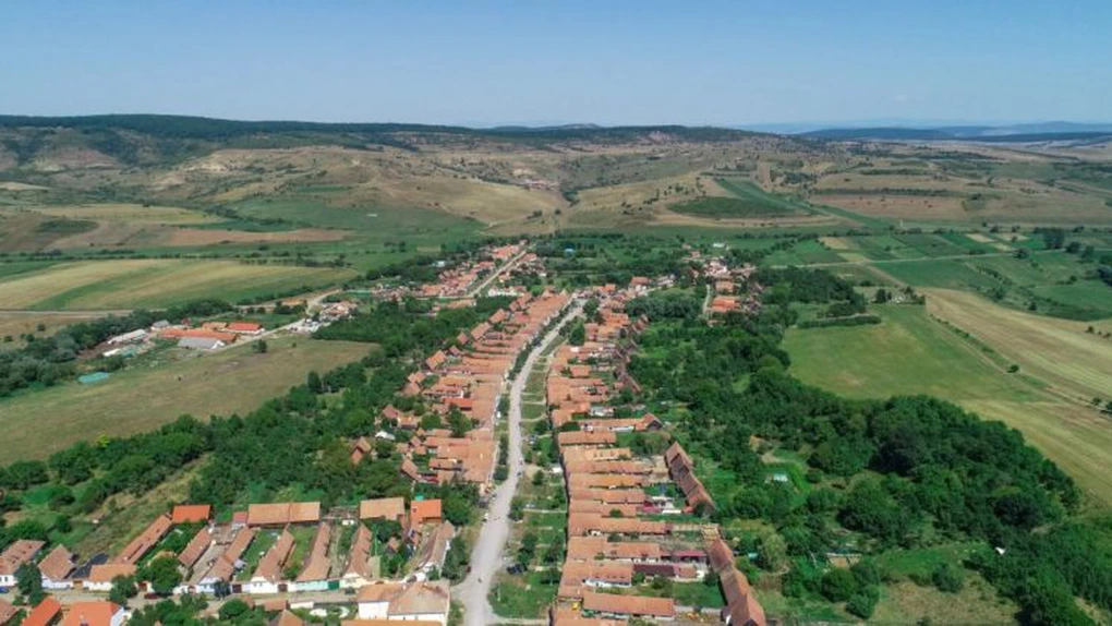 Ocazie rară: Satul din România unde casele vechi se vând la preț de vilă în Pipera