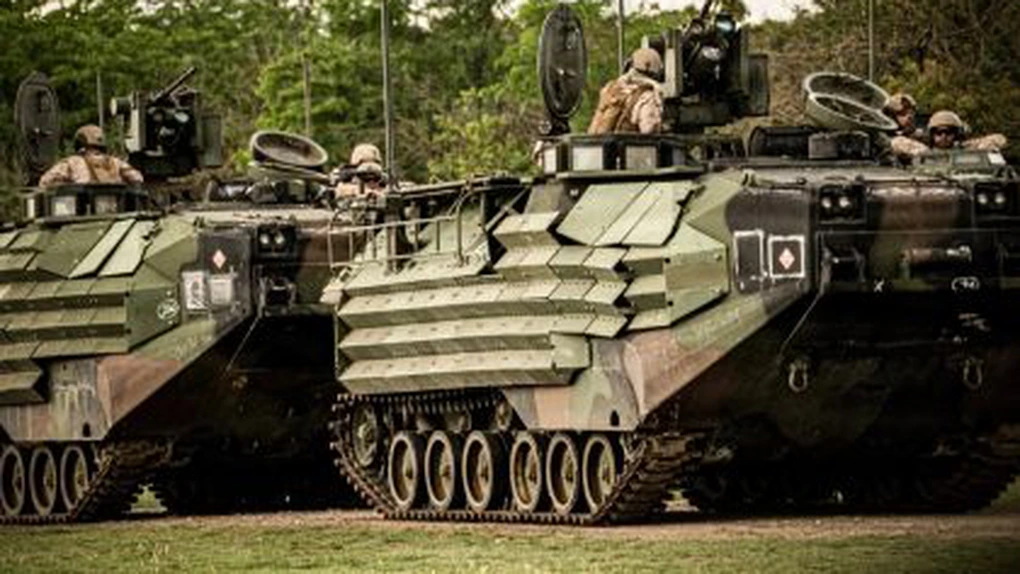 Primele amfibii de asalt americane AAV-7 intră în înzestrarea Forţelor Navale Române