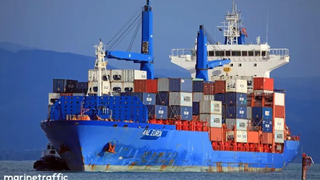 O navă portcontainer plecată din China a ajuns în Marea Britanie miercuri, urmând ruta arctică