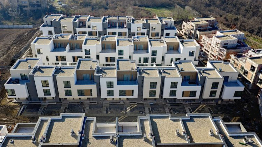 FOTO Investiție masivă pe malul lacului Pipera: 87 de vile de lux construite de Danya Cebus cu 45 de milioane de euro