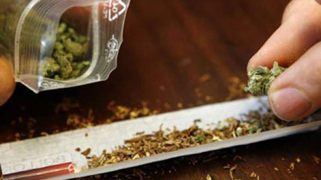 elev_la_spital_dupa_ce_a_consumat_canabis_si_etnobotanice_53268200