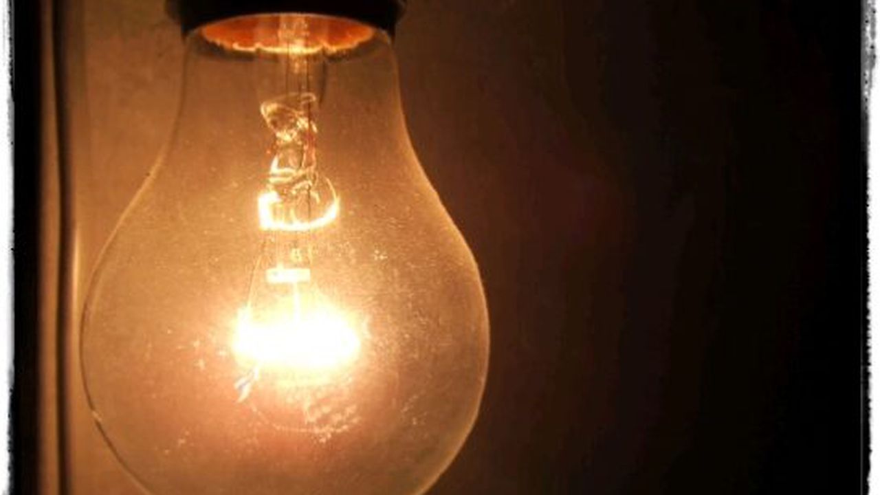 energia_electrica_48624600