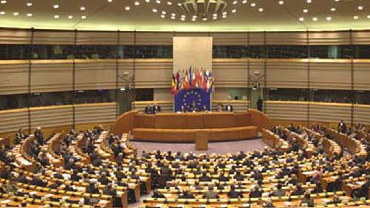 parlamentul_european_sala_13342600