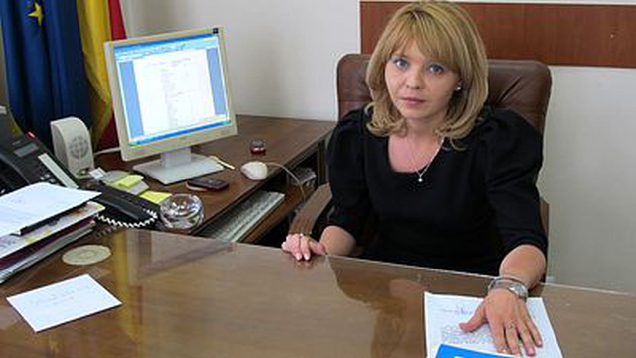 alina_ghica_3_400x_73768600