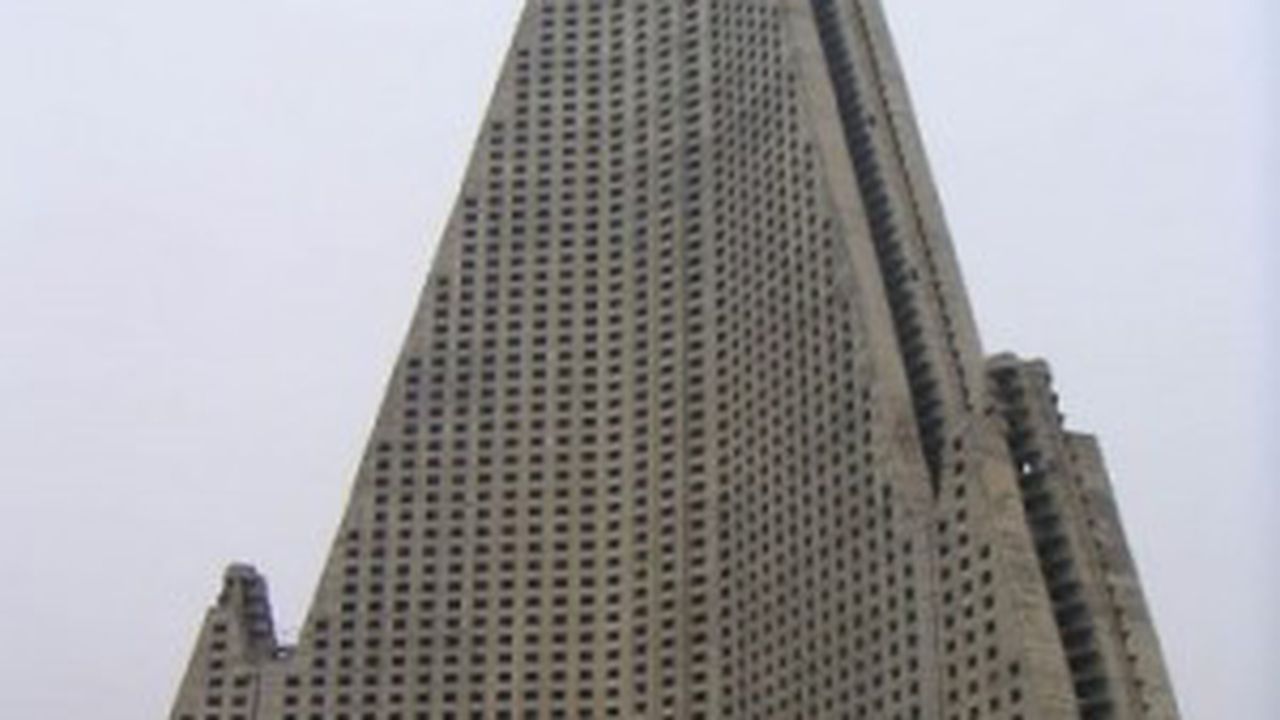 ryugyong_hotel_653_375x500_300x290_44352300