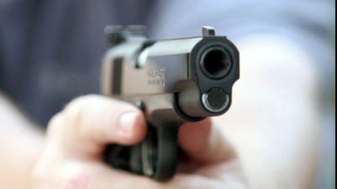 216306_pistol_27337500_32201000