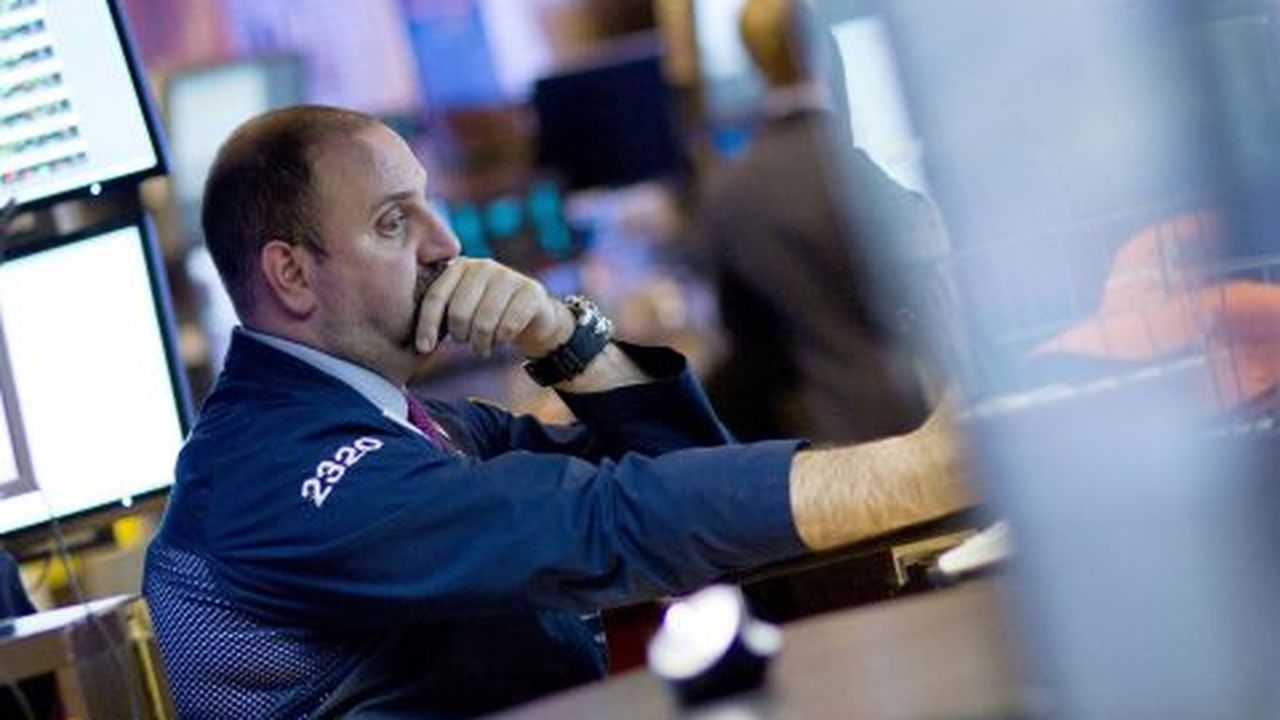 bursa_in_cadere_42572400