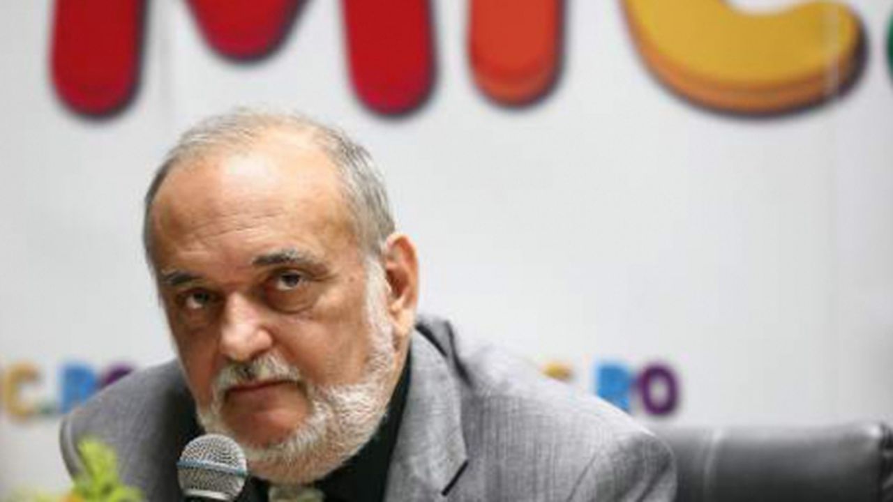 dinu_patriciu_25352100_02372400