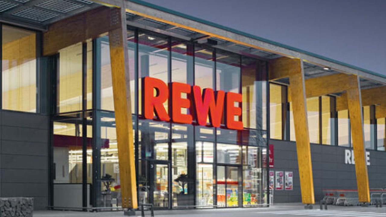 rewe_green_building_in_berlin_14111700