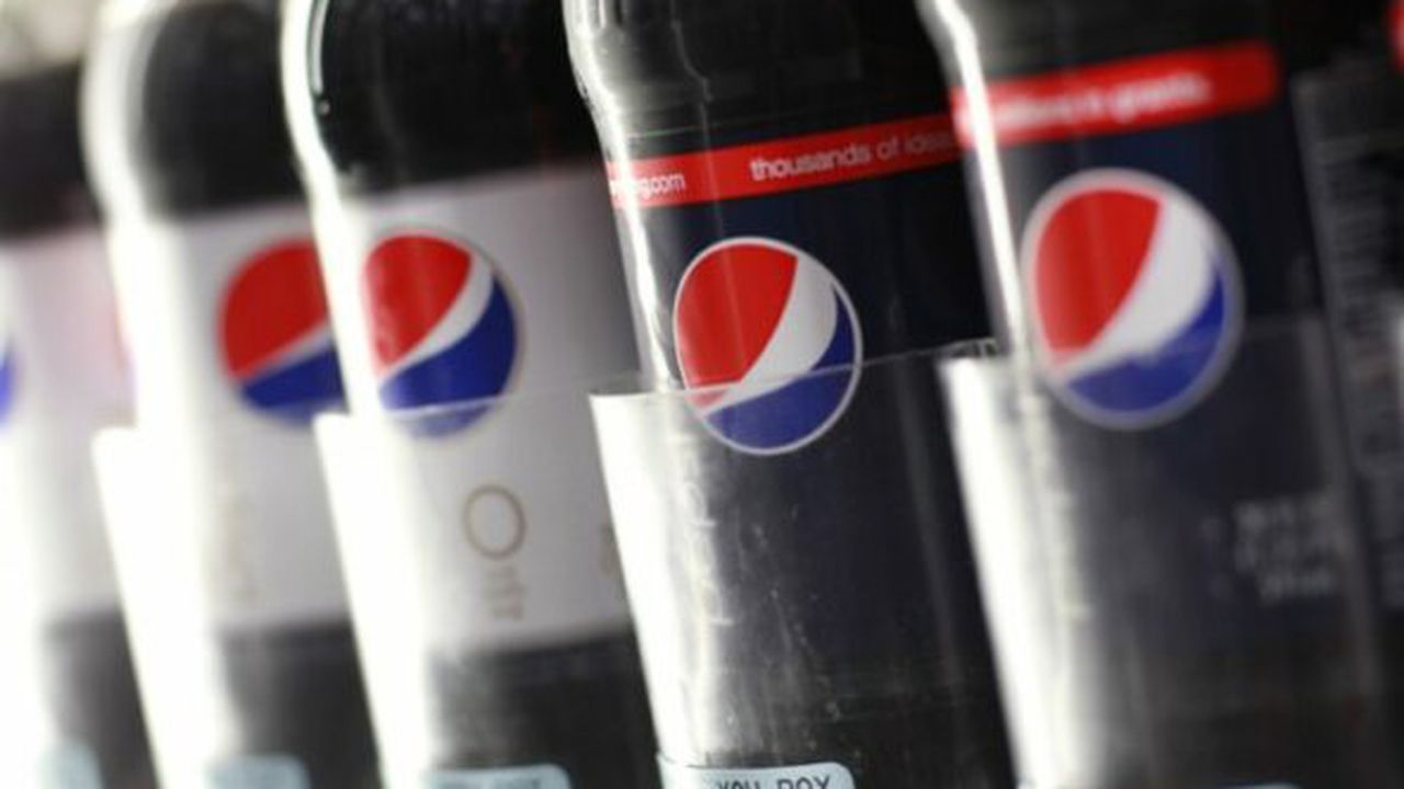 59071_pepsi_bottles_are_seen_on_display_in_new_york_86577000