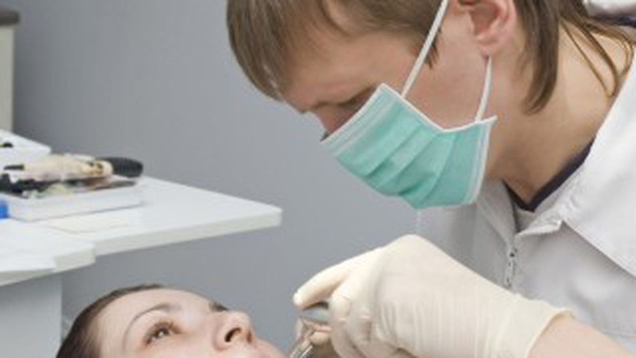 dentist_shutterstock_17191800