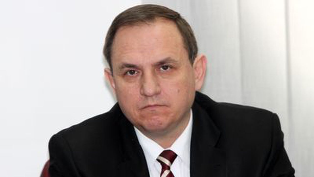 dan_lupascu_400x_68814000